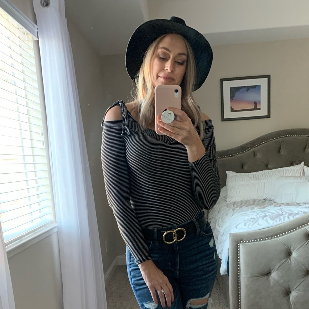 Express Bodysuit - Picture 2 of 3